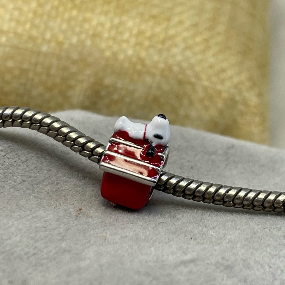 Sterling silver SNOOPY red doghouse Peanuts beagle puppy dog charm bead